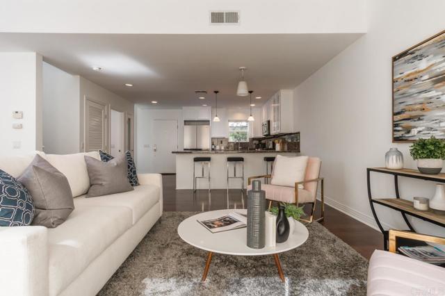 Detail Gallery Image 1 of 21 For 5050 Cahuenga Bld, North Hollywood,  CA 91601 - 3 Beds | 2/1 Baths