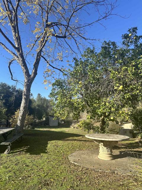 Detail Gallery Image 16 of 22 For 2758 Kauana Loa, Escondido,  CA 92029 - 4 Beds | 3 Baths