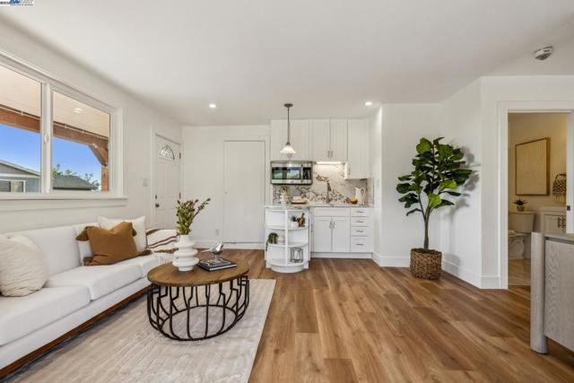 Image 39 of 60 For 25321 Morse Ct