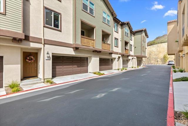 177 Mission Villas Rd, San Marcos CA: https://media.crmls.org/mediaz/d8b57fc2-acb2-4047-8e06-a1b100fe0c63.jpg
