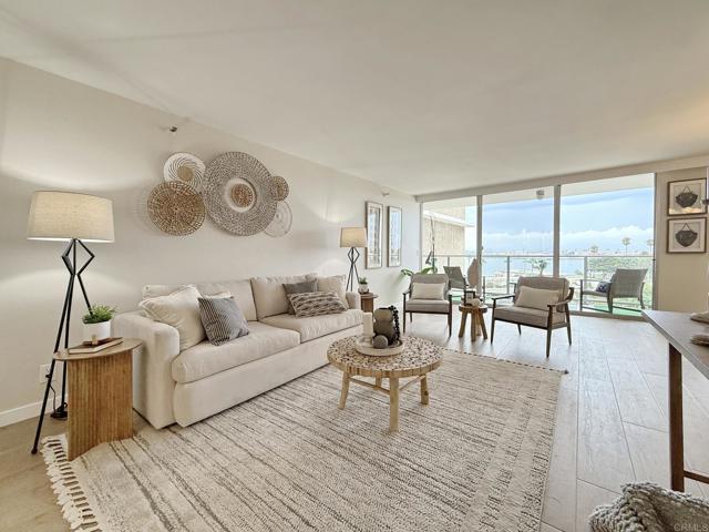 Detail Gallery Image 3 of 29 For 1820 Avenida Del Mundo #306,  Coronado,  CA 92118 - 1 Beds | 1/1 Baths