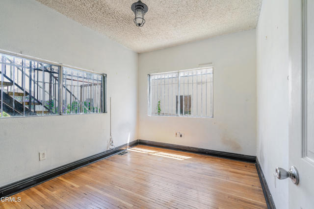 332 N St Louis Street, Los Angeles CA: https://media.crmls.org/mediaz/d8b6b082-38af-4be8-a2f9-279e2e695c43.jpg