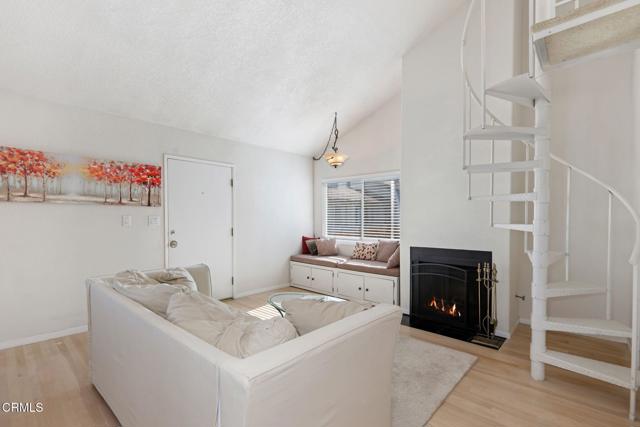 Detail Gallery Image 6 of 29 For 5125 W Wooley Rd #5,  Oxnard,  CA 93035 - 2 Beds | 2 Baths