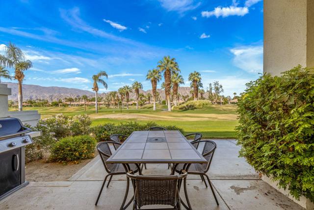 55235 Laurel, La Quinta CA: https://media.crmls.org/mediaz/d8b842a8-b422-4060-b7ed-c26943ce95e2.jpg