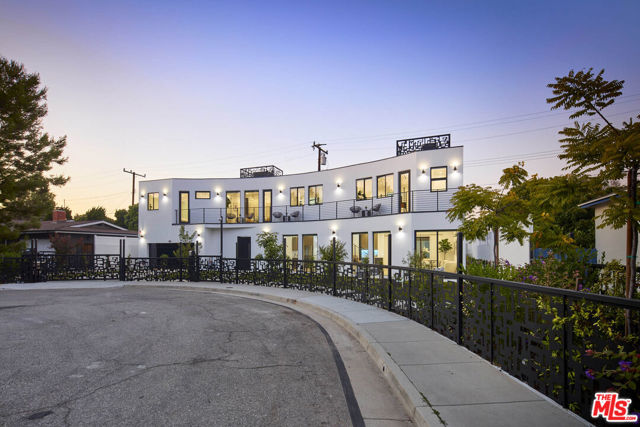 4338 Huntley Avenue, Culver City CA: https://media.crmls.org/mediaz/d8b8db8b-fbd4-4ead-b6fb-fe3d75f85a3f.jpg