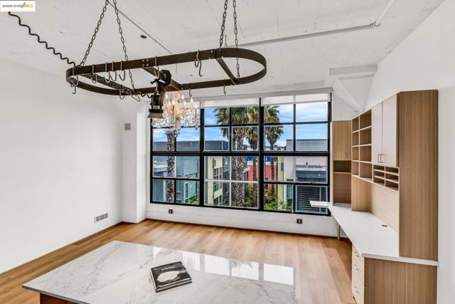 1500 Park Ave, Emeryville CA: https://media.crmls.org/mediaz/d8b96f4e-d073-4556-9cdf-b91570ce4902.jpg