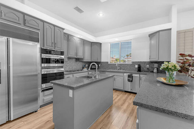 29 El Roble Court, Rancho Mirage CA: https://media.crmls.org/mediaz/d8b9f565-ac1f-4a4e-afba-02c5315204aa.jpg