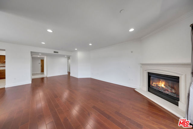 1409 Armacost Avenue, Los Angeles CA: https://media.crmls.org/mediaz/d8ba5854-e84e-49a6-ac78-f70043d25c7a.jpg