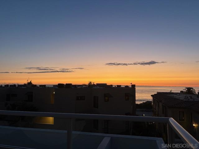 356 Prospect Street, La Jolla CA: https://media.crmls.org/mediaz/d8ba948d-319d-4833-b798-ae05cc0c456d.jpg