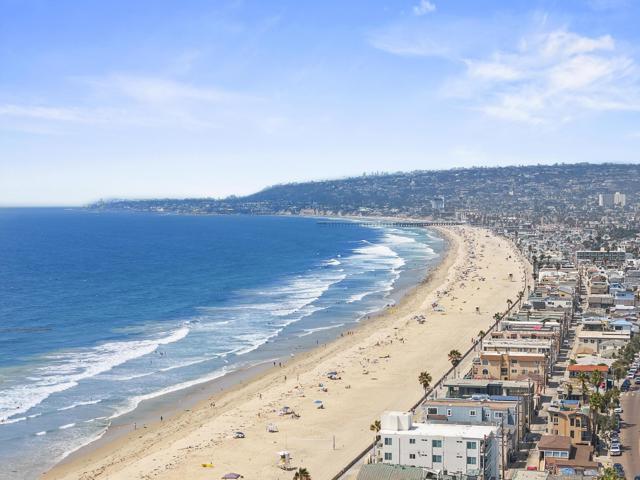 735 Jersey Court, San Diego CA: https://media.crmls.org/mediaz/d8bac04f-b56a-4291-aa01-1793b93a098a.jpg