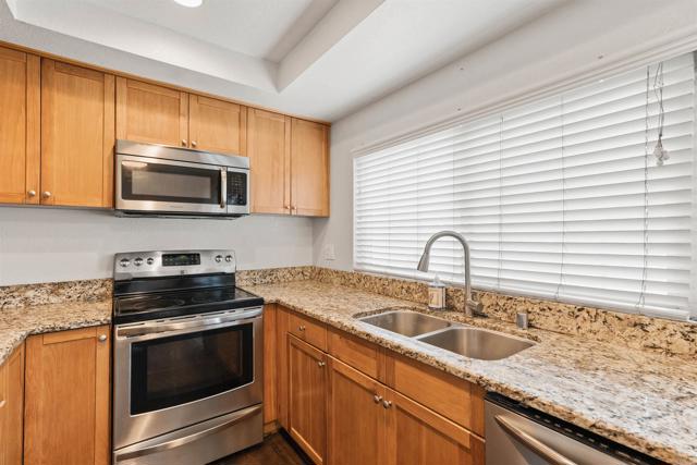 Detail Gallery Image 8 of 24 For 1463 N Broadway a,  Escondido,  CA 92026 - 2 Beds | 1/1 Baths