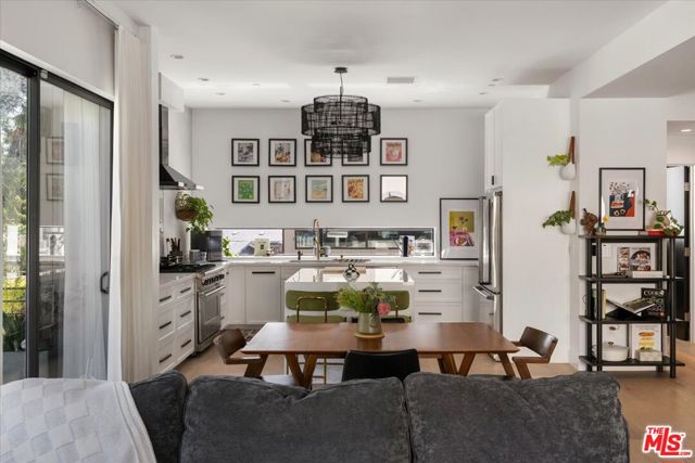 3225 Rowena Avenue, Los Angeles CA: https://media.crmls.org/mediaz/d8bbe10f-bdea-4dd2-a304-7fd2561d8f51.jpg
