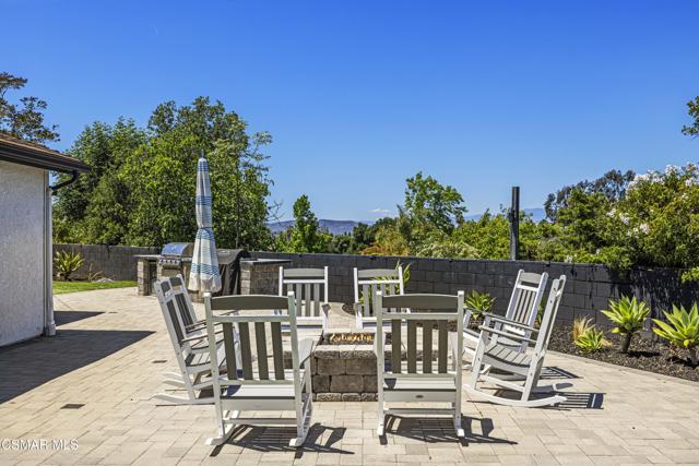 915 W Marcello Avenue, Thousand Oaks CA: https://media.crmls.org/mediaz/d8bc154a-5da7-48d5-8383-317041b4ec0e.jpg