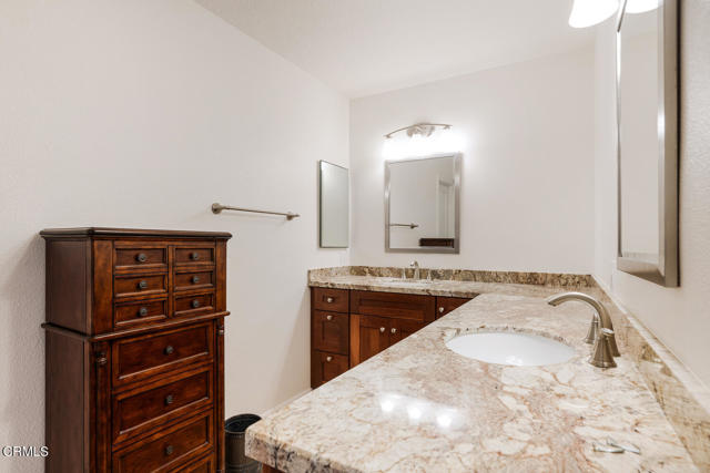 Detail Gallery Image 32 of 52 For 242 Fox Ridge Dr, Thousand Oaks,  CA 91361 - 3 Beds | 2/1 Baths