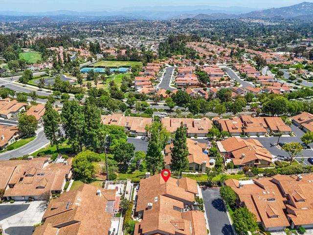 15628 Via Marchena, San Diego CA: https://media.crmls.org/mediaz/d8bcdfb1-22af-4736-b957-53778cab655b.jpg