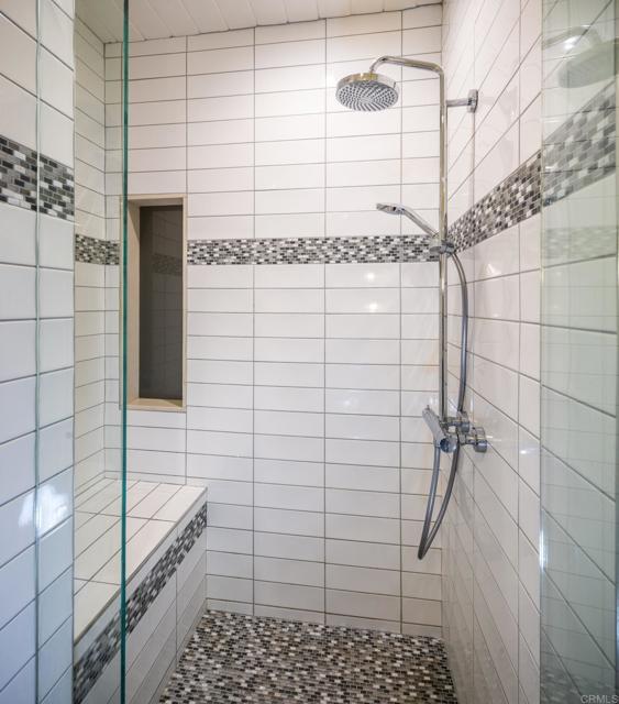 7031 Estrella De Mar Road, Carlsbad CA: https://media.crmls.org/mediaz/d8bd3b4b-c76a-4e4a-a1cb-f7815e49df4a.jpg