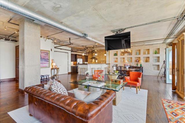 Image 11 of 75 For 877 Island Ave  1006