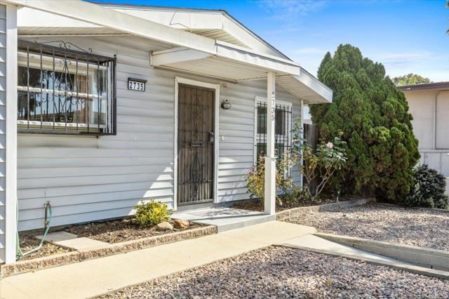 Detail Gallery Image 4 of 31 For 2735 Mission Village Dr, San Diego,  CA 92123 - 4 Beds | 2 Baths