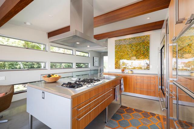 3929 Pringle street, San Diego CA: https://media.crmls.org/mediaz/d8bea916-a7de-4c0d-9a0a-3bbdd20ea728.jpg