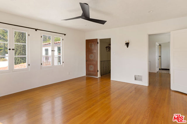 6856 Los Altos Place, Los Angeles CA: https://media.crmls.org/mediaz/d8bf0bbe-d4cb-420a-b675-20dad284225d.jpg
