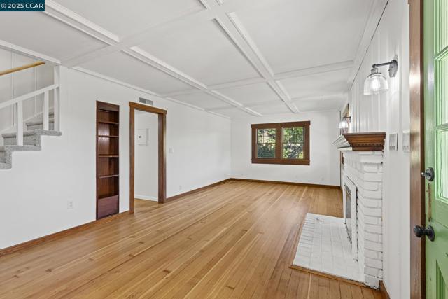 3505 Euclid Ave, Concord CA: https://media.crmls.org/mediaz/d8bf28be-7ad3-4fc4-afde-87d2ee015ff0.jpg