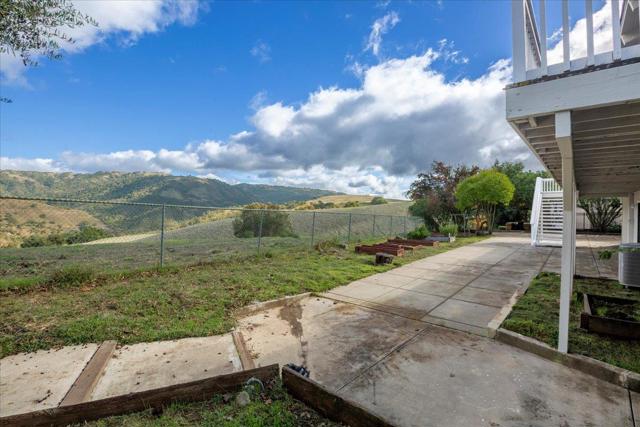 16280 Oak Canyon Drive, Morgan Hill CA: https://media.crmls.org/mediaz/d8bf40c8-d147-4a46-89f3-a129dbd88470.jpg