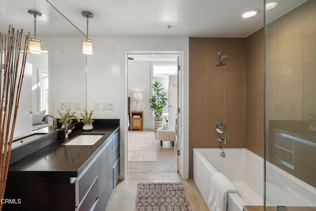 Detail Gallery Image 14 of 38 For 133 S Los Robles Ave #501,  Pasadena,  CA 91101 - 2 Beds | 2 Baths