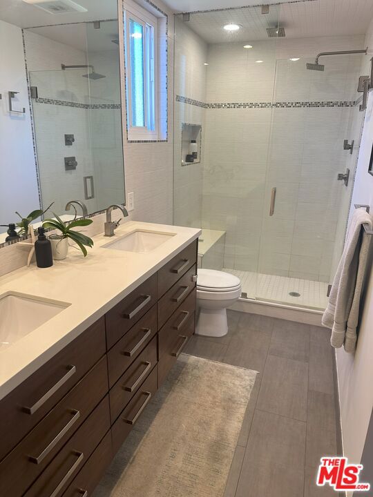 11662 Iowa Avenue, Los Angeles CA: https://media.crmls.org/mediaz/d8bfac7f-6669-4f57-88c3-5c41c5101e6e.jpg