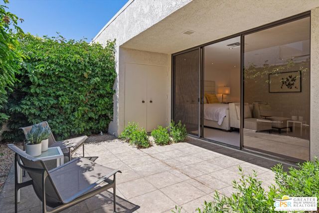 6 Trojan Court, Rancho Mirage CA: https://media.crmls.org/mediaz/d8c15725-f4fe-4fb6-aa37-91b974cc3876.jpg