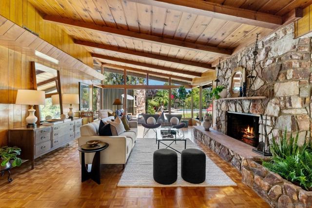 4936 Alzeda Drive, La Mesa CA: https://media.crmls.org/mediaz/d8c16067-0517-4a95-a8ae-fee7a7a9de4c.jpg