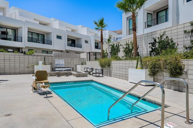 294 Mayfair Way, Palm Springs, CA 92264