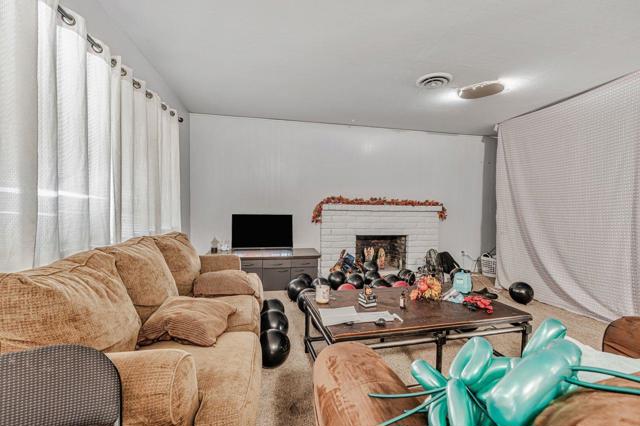 2210 San Blas Court, Modesto CA: https://media.crmls.org/mediaz/d8c1d003-9c9f-4122-90a0-71c6d9289aa7.jpg