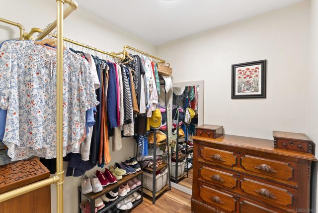 1328 Woodhaven Dr, Oceanside CA: https://media.crmls.org/mediaz/d8c1fbad-ee28-41c3-a36f-4f3205ef03bf.jpg