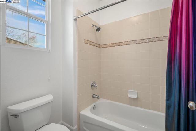 2396 Keats Ln, San Ramon CA: https://media.crmls.org/mediaz/d8c28e86-fab5-4f69-9982-a4c5f819a3e7.jpg
