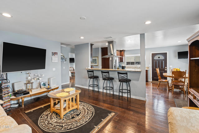 1257 S G Street, Oxnard CA: https://media.crmls.org/mediaz/d8c2c117-c111-4acc-973e-0f41c2c322db.jpg