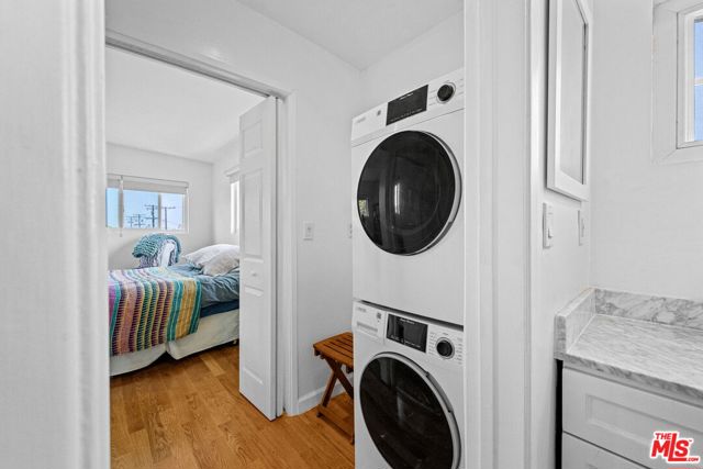 1225 Washington Avenue, Santa Monica CA: https://media.crmls.org/mediaz/d8c3da87-2c94-4042-873c-b85da9943934.jpg