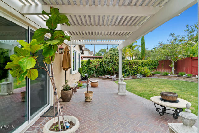 1728 Via Pajaro, Camarillo CA: https://media.crmls.org/mediaz/d8c44b9a-0f82-415d-a392-19473253412b.jpg