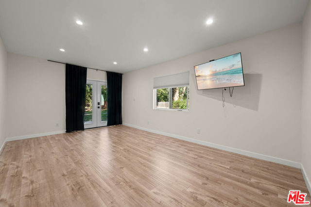 5932 Lubao Avenue photo 31