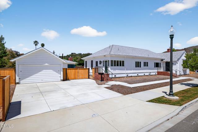 181 197 Klamath Street, Ventura CA: https://media.crmls.org/mediaz/d8c52540-9bec-45c1-a00f-4870774715d1.jpg