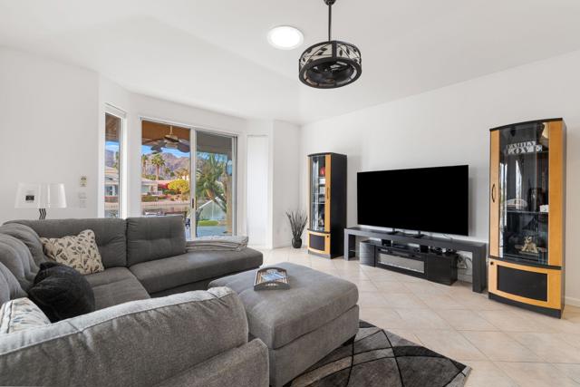 47605 Via Florence, La Quinta CA: https://media.crmls.org/mediaz/d8c668c9-a611-4b99-b613-f2ac8c1d9016.jpg