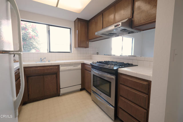 Detail Gallery Image 9 of 23 For 919 W San Marino Ave #D,  Alhambra,  CA 91801 - 3 Beds | 3 Baths