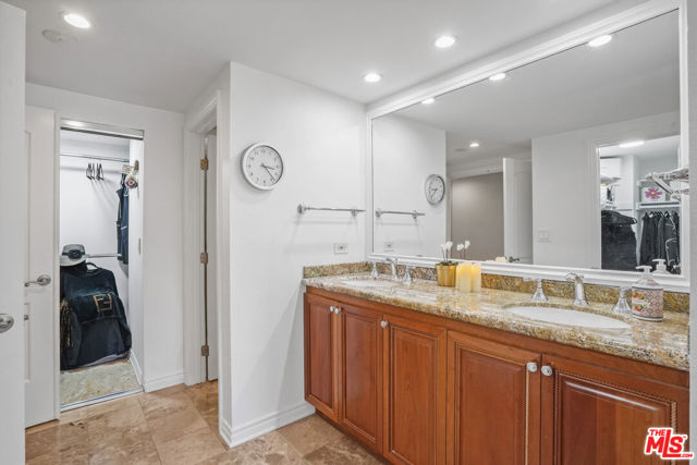 801 Ocean Avenue, Santa Monica CA: https://media.crmls.org/mediaz/d8c8441f-1ee1-49c9-af28-87a490b735dd.jpg