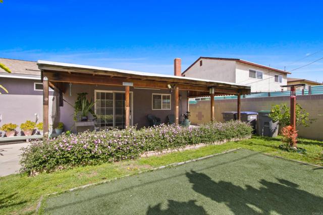718 E TURMONT, Carson CA: https://media.crmls.org/mediaz/d8c85aa7-8b1b-4525-bec0-96ee5be154c5.jpg
