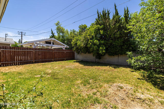 1077 Haven Avenue, Simi Valley CA: https://media.crmls.org/mediaz/d8c95df1-9200-464d-b6a7-feb598237643.jpg
