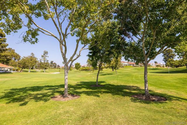 4676 Barcelona Way, Oceanside CA: https://media.crmls.org/mediaz/d8c98778-b852-4a25-b703-ff7b9dcb70e9.jpg