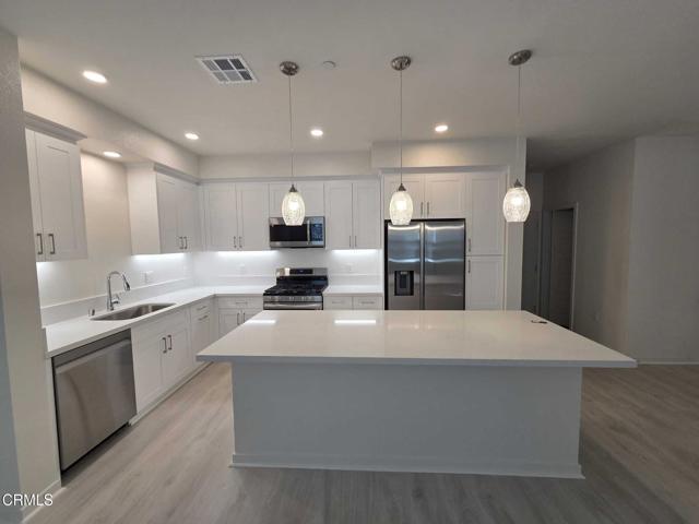 Detail Gallery Image 4 of 59 For 711 Winchester Dr, Oxnard,  CA 93036 - 3 Beds | 3/1 Baths