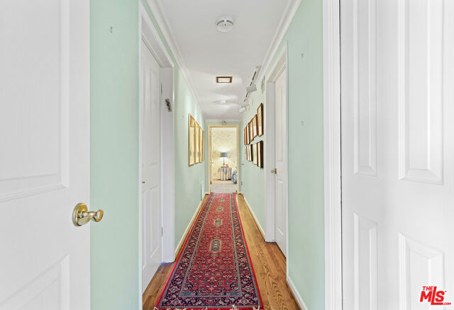 Image 24 of 39 For 821 Glenmere Way