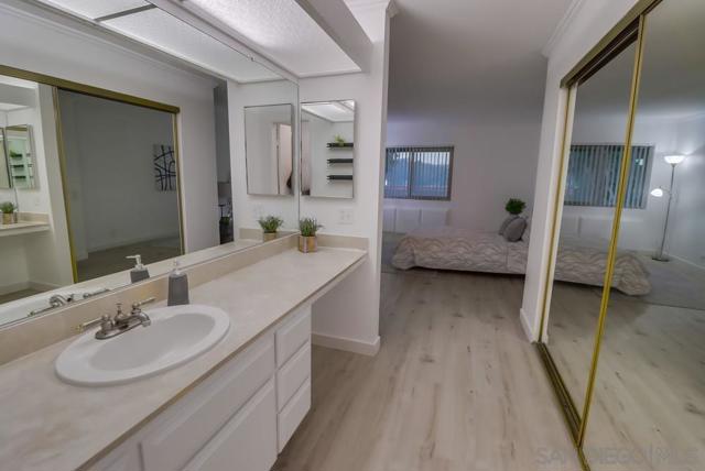 10350 Caminito Cuervo, San Diego CA: https://media.crmls.org/mediaz/d8ca8e0c-7282-495e-b51d-1cfb5b9da16b.jpg