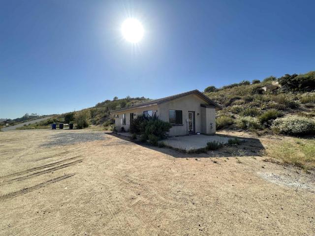 12478 Hillpoint Court, Valley Center CA: https://media.crmls.org/mediaz/d8ca9d27-9745-4547-bcf2-efe877ad2fd7.jpg