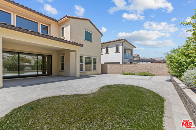 20723 W Deer Grass Court, Porter Ranch CA: https://media.crmls.org/mediaz/d8cabd32-83da-4770-bd12-1399b8c2679d.jpg